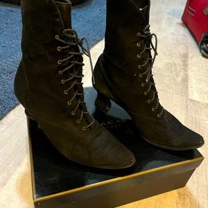 Fabulous vintage couture 90’s Donna Karan Black Suede Lace Up Pointed toe Boots